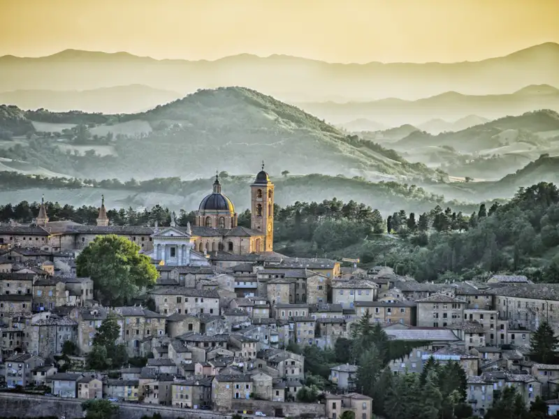 Auf unserer Studiosus-Reise besuchen wir nach der Toskana und Umbrien auch Urbino, ein Zentrum der Renaissance.