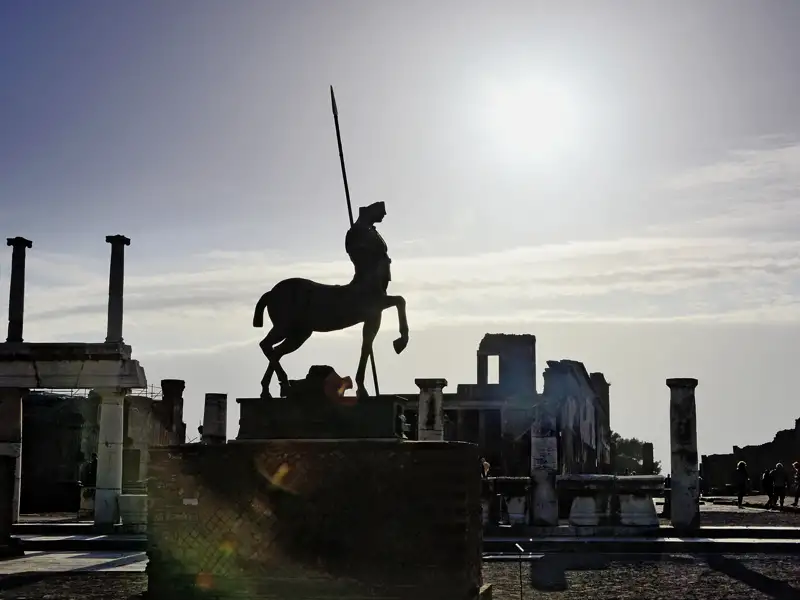 Bei unserer achttägigen Studienreise voller Impressionen an den Golf von Neapel darf ein Besuch in  Pompeji nicht fehlen!
