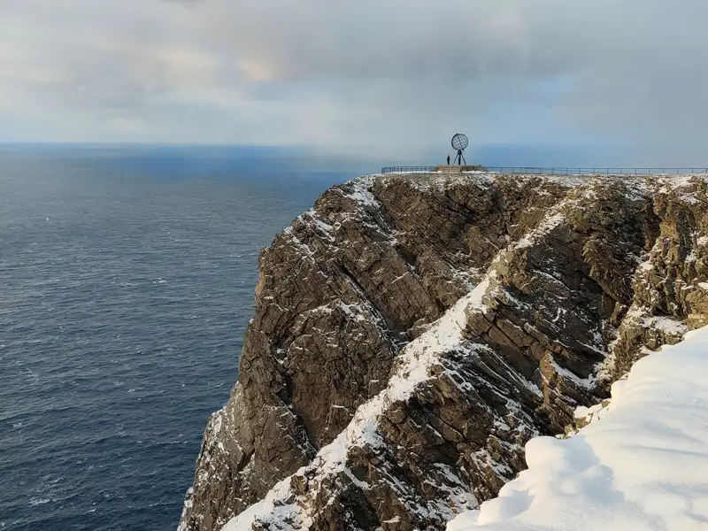 Wenn das Winterwetter mitspielt, erwartet die Gäste am Nordkap ein grandioser Ausblick.