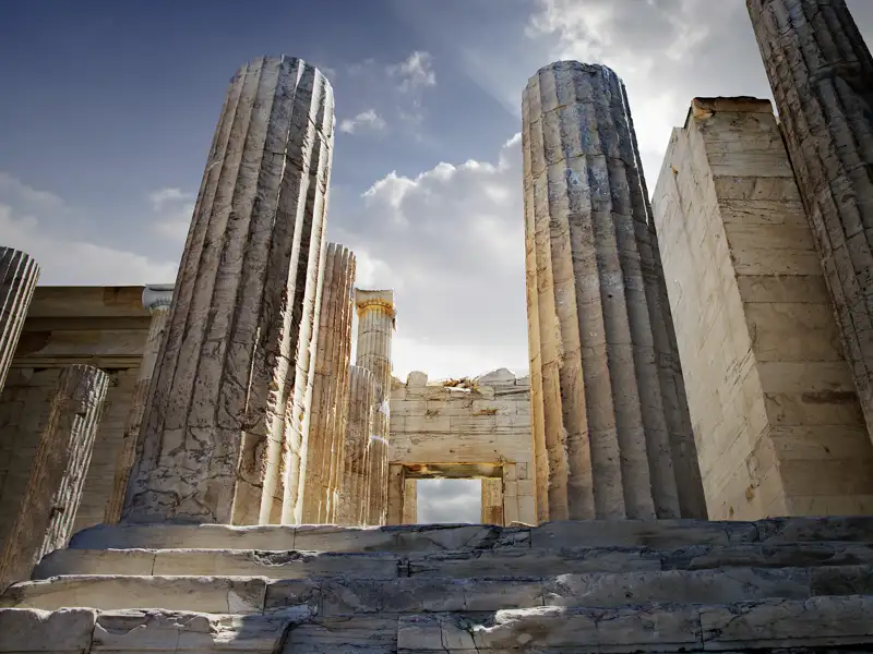 Bei unserer fünftägigen Städtereise zeigt Ihnen Ihr Reiseleiter die Akropolis in Athen. Das historische Zentrum der griechischen Hauptstadt steht ebenfalls auf dem Programm.