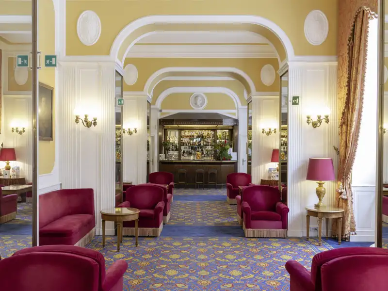 Auf unserer siebentägigen CityLights-Städtereise nach Rom übernachten wir im stilvollen Hotel Massimo d'Azeglio.