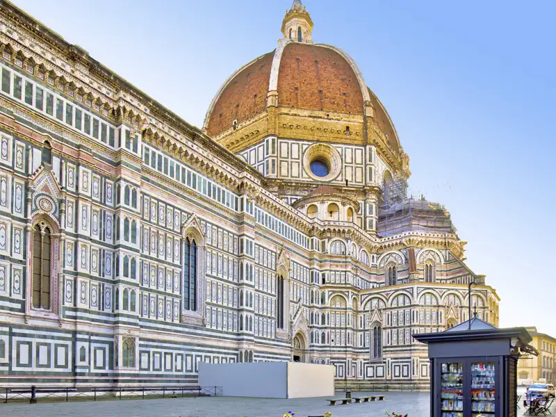 Der Mittelpunkt der Florentiner Welt: Brunelleschis Domkuppel. Warum dieser Bau als ein Weltwunder der Architektur gilt, erfahren Sie auf unserer fünftägigen Städtereise nach Florenz.