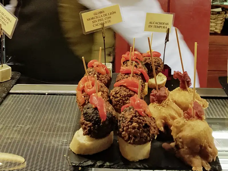 Ein bisschen Lust auf Genuss sollten Sie auf unserer Reise nach Bilbao mitbringen: Kunstvolle Tapas, deftige Landküche und Weine mit Rasse und Klasse nähren Körper und Seele.