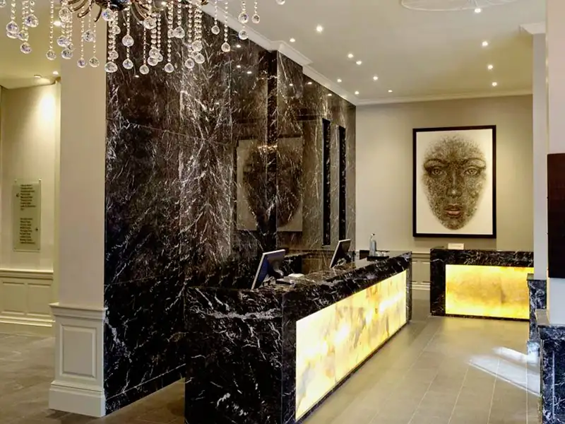 Auf der 6-tägigen Städtereise nach London wohnen Sie im Viersternehotel Radisson Blu Euston Square, einem Haus aus viktorianischer Zeit im Stadtteil Bloomsbury.