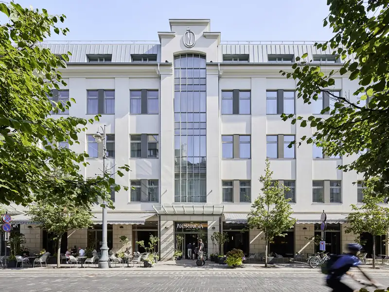 Außenansicht des Neringa Hotels in Vilnius/Litauen