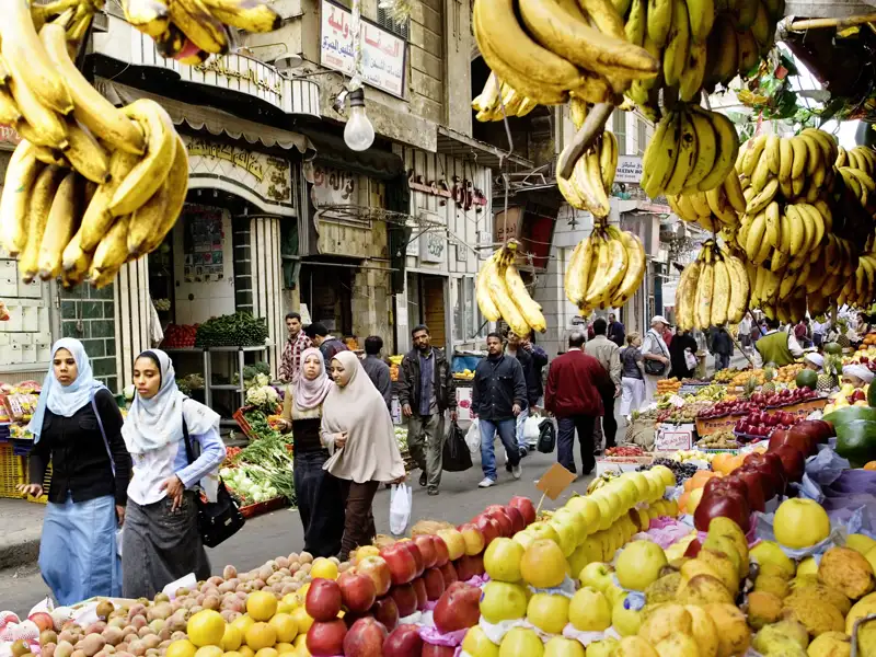 Wie wäre es auf unserer CityLights-Städtereise mit einem Bummel durch den Basar von Kairo?