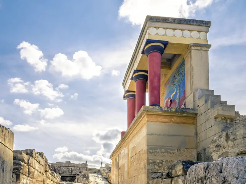 Wie bei jeder Studiosus-Reise nach Kreta steht natürlich auch auf unserer Reise für Singles und Alleinreisende der imposante Palast von Knossos auf dem Programm. Es ist der größte Palast aus minoischer Zeit auf der Insel.