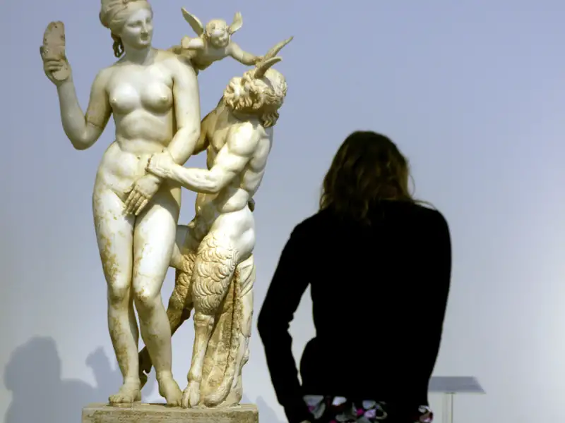 Vor der Silvesterfeier noch ein Besuch der Sammlung antiker Kunst im Athener Nationalmuseum? Während unserer Silvesterreise für Singles und Alleinreisende nach Athen haben Sie dazu die Gelegenheit.