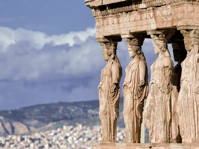 Natürlich darf auf unserer Silvesterreise für Singles und Alleinreisende nach Athen der Besuch der Akropolis nicht fehlen. Von hoch oben genießen wir den Blick über das weiße Häusermeer.