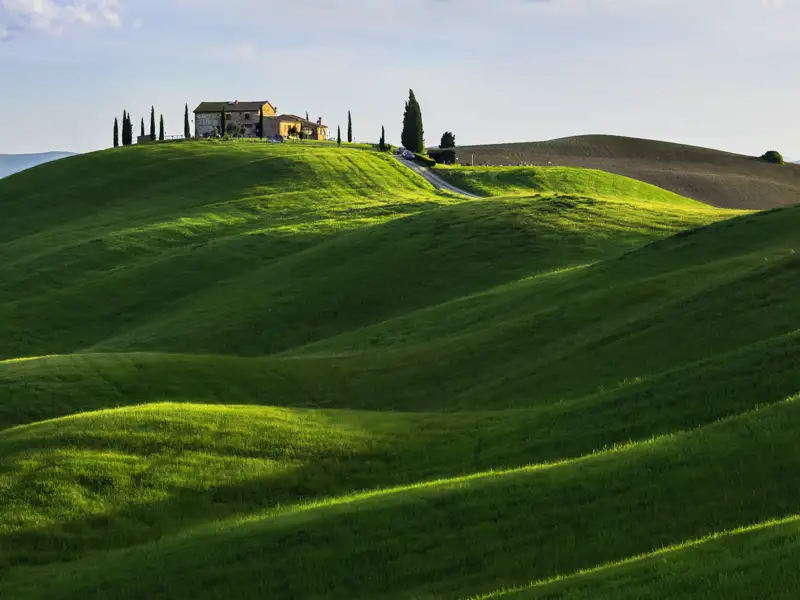 Kunst einerseits, Landschaft andererseits - beides gehört unbedingt zur Toskana, und auf unserer Singlereise erleben wir das eine wie das andere.