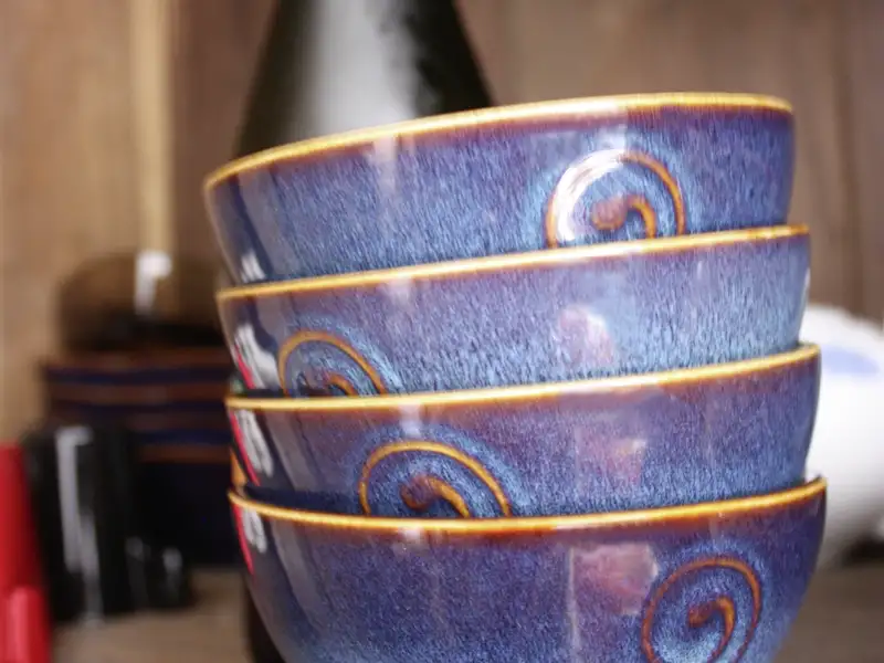 Cidre, die vielleicht berühmteste Spezialität Nordfrankreichs, genießen wir auf unserer Singlereise stilecht aus der Bolée, einer bunt bemalten Keramikschale.