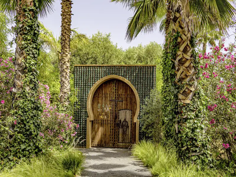 Eine Oase der Ruhe und Inspiration vor den Toren Marrakeschs ist der Anima-Garten des Universalkünstlers André Heller, der hier seinen Traum vom Paradies verwirklicht hat. Auf unserer Rundreise für Singles und Alleinreisende nach Marrokko besuchen wir den wunderschönen Garten.