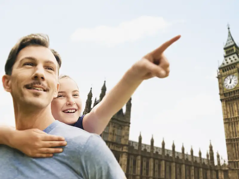 Auf unserer Stadtrundfahrt bei der Familien-Studienreise nach London sehen wir natürlich auch den Big Ben.