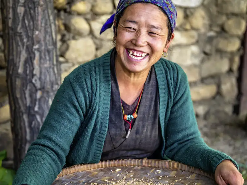 Auf dieser Studiosus-Reise über den Himalaya erwarten Sie nicht nur landschaftliche und spirituelle Höhepunkte, sondern auch freundliche Menschen.