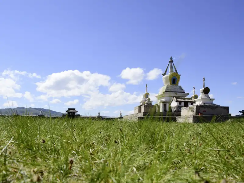 Auch Geschichte und Religion begleiten uns auf unserer Expeditions-Studienreise durch die Mongolei: Hier das Kloster Erdene Zuu nahe der alten Hauptstadt Karakorum.