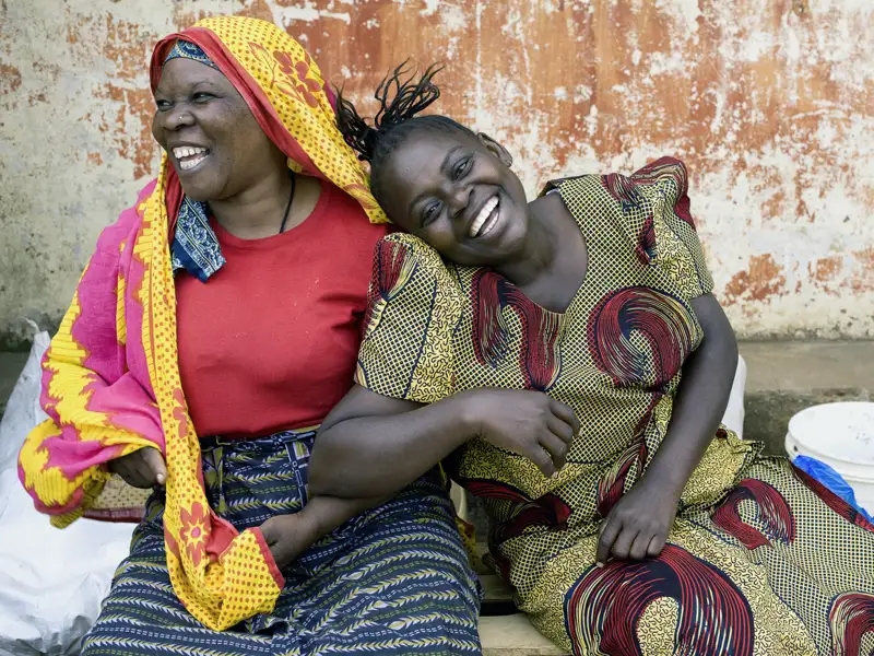 Zu unserer Reise durch Tansania gehört auch eine Stippvisite bei den Einheimischen.