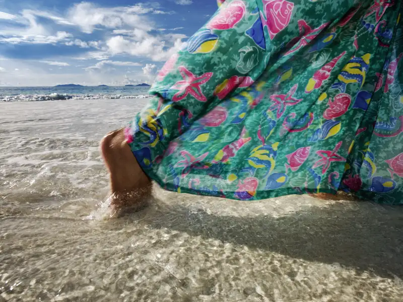 Auf unserer Rundreise zu den Inseln im Indischen Ozean ist auf Mauritius, La Réunion und den Seychellen Zeit für Strandspaziergänge.