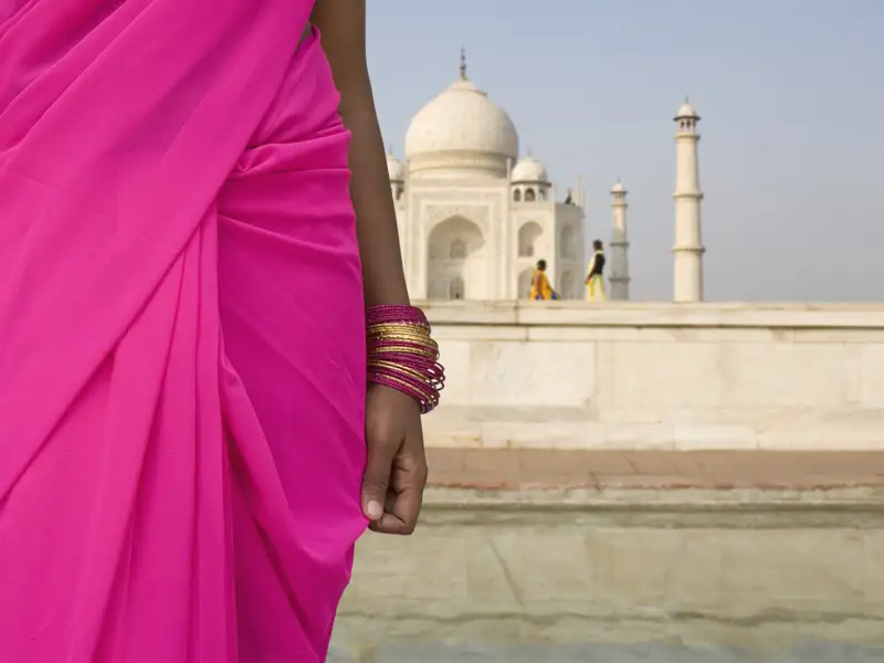 Auf unserer Indienreise besuchen wir in Agra den weltberühmten Taj Mahal.