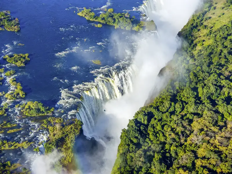 Ein Besuch der Victoriafälle in der Nähe von Livingstone darf auf unserer Rundreise durch Sambia nicht fehlen!
