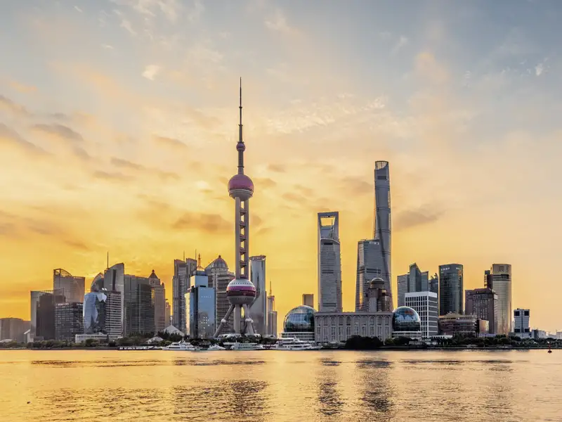 Der Shanghai Tower im Wolkenkratzer-Stadtteil Pudon ist das dritthöchste Gebäude der Welt und ein Ökoprojekt, von denen es in China immer mehr gibt. Bei gutem Wetter sollten Sie die Gelegenheit zur Auffahrt auf die 561 m hohe Aussichtslounge nutzen.