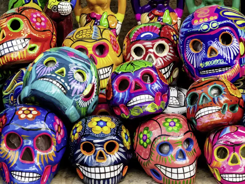 Auf Ihrer umfassenden 21-tägigen Studienreise durch Mexiko und Guatemala tauchen Sie in die vielfältige Kultur dieser faszinierenden Länder ein. Erleben Sie lebendige Traditionen und künstlerische Handwerkskunst. Durch Begegnungen mit Land und Leuten erhalten Sie tiefgehende Einblicke in das authentische Alltagsleben und die Kultur beider Länder.