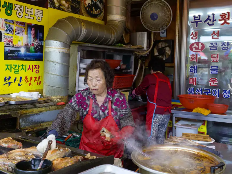 Das Streetfood von Busan genießt in Südkorea besten Ruf - probieren Sie!