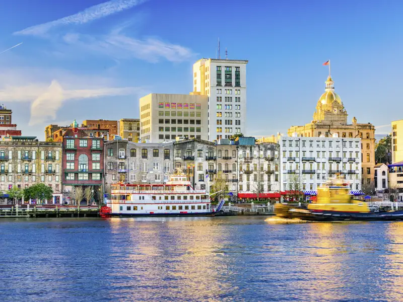 Während unserer Studienreise durch die Südstaaten der USA machen wir Station in Savannah und entdecken die Stadt bei einem Spaziergang.