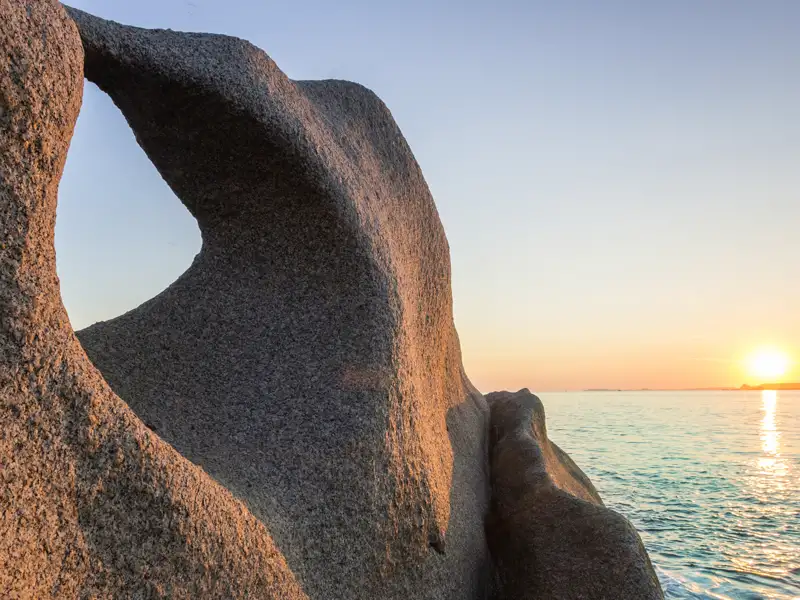 Bei unserer smart & small-Reise Sardinien bewundern wir auch die bizarren Felsformationen, die Wasser, Wind und Sonne geschaffen haben.