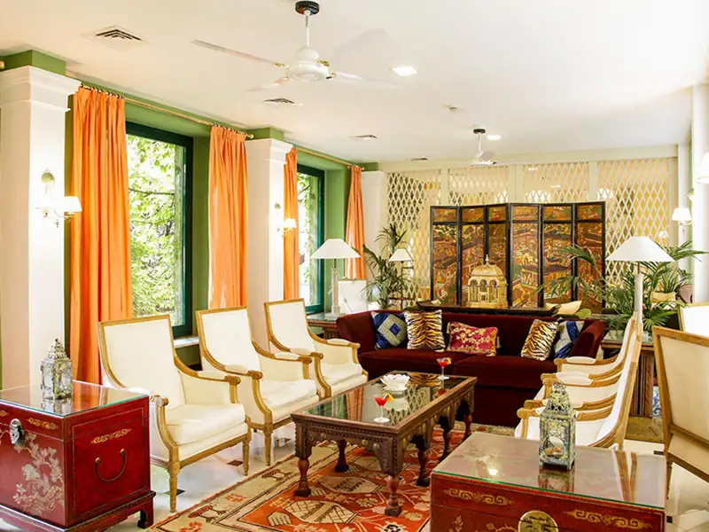 Das ist der Aufenthaltsraum im Hotel Victoria in Turin, der ersten Station auf unserer smart&small-Reise in kleiner Gruppe ins Piemont.