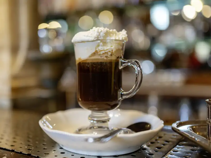 Bicerin – eine typische Kaffeespezialität mit Sahne aus Turin