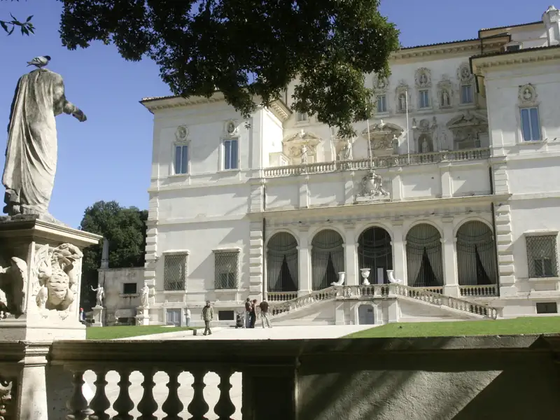 Einer der Höhepunkte unserer smart&small-Reise nach Rom: die hochkarätige Kunstsammlung der Galleria Borghese – ein Genuss, der nur in kleiner Gruppe möglich ist.
