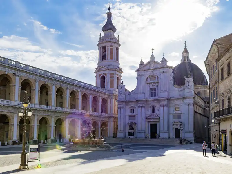 Ein Ziel der smart&small-Reise Umbrien - Marken ist Loreto. Hier durften sich die besten Architekten der Renaissance voll ausleben, z.B. bei der Basilika della Santa Casa, einem wichtigen Wallfahrtsort.
