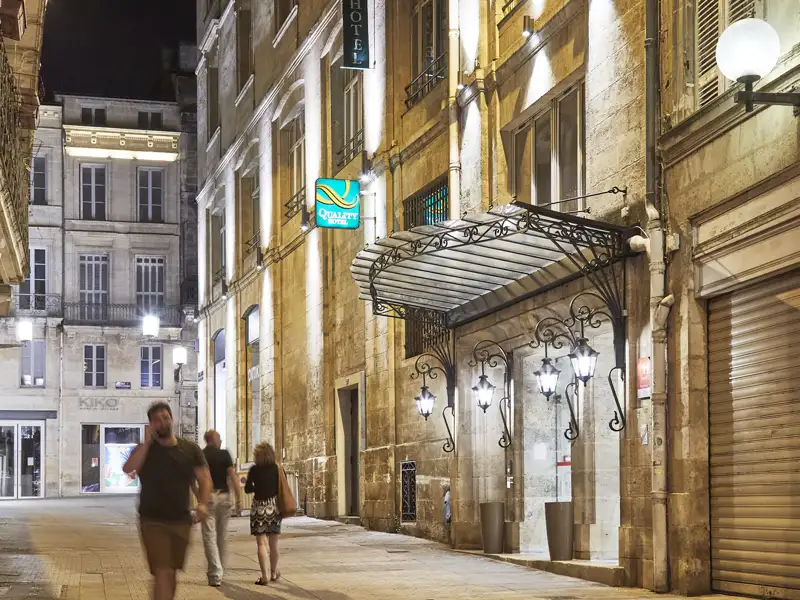Das Quality Hotel liegt mitten in der Altstadt von Bordeaux, unsere erste Station auf unserer smart&small-Reise in kleiner Gruppe.