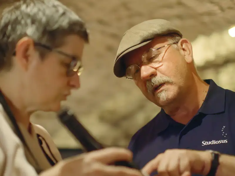 Die Seele Frankreichs lebt in den Menschen: Auf unserer Reise haben wir vielfach Gelegenheit, auf Märkten, bei Weinproben oder bei einem Besuch in einem Atelier, mit den Menschen im Land in Konktakt und ins Gespräch zu kommen.