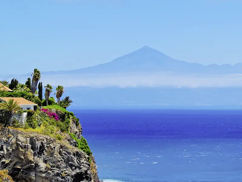 Auf unserer Studiosus-Reise auf die Kanaren in kleiner Gruppe genießen wir abseits der Massen das entspannte Flair der Inseln – mit tiefblauem Atlantik, Vulkangestein und grünen Gärten.