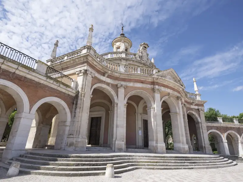 Auf unserer smart & small-Reise besuchen wir in Kastilien den Palast von Aranjuez mit seinen großzügigen Gärten – ein Highlight barocker Architektur und UNESCO-Weltkulturerbe.