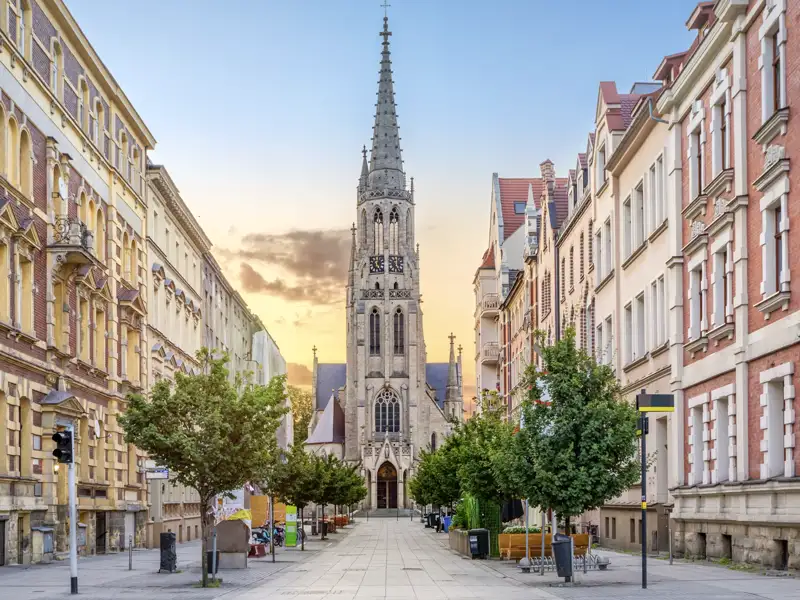 Auf unserer neuntägigen smart&small-Reise durch den Süden Polens besuchen wir auch Katowice (Kattowitz) mit seiner berühmten Marienkirche.