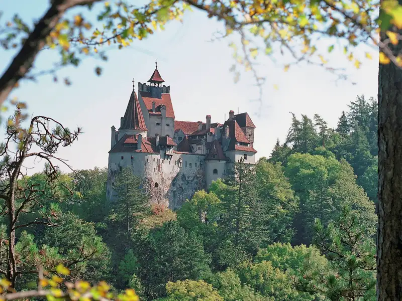 Auf unserer Reise nach Siebenbürgen besuchen wir das Schloss Bran, zu Deutsch die Törzburg, in den Karpaten. Im Film war hier Graf Dracula zu Hause.