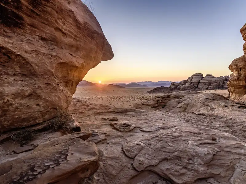 Bei unserem Besuch im Wadi Ram erleben wir auf unserer Reise durch Jordanien am späten Nachmittag die Wüste aus anderer Perspektive.