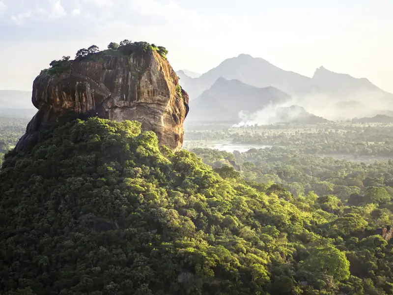 Keine Rundreise durch Sri Lanka ohne einen Besuch des berühmten Löwenfelsens von Sigiriya.