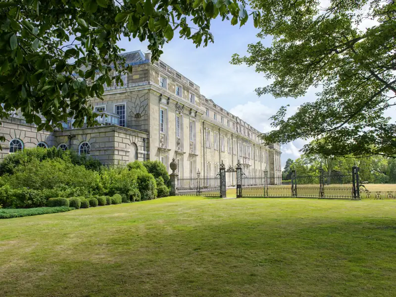 Stilvolle Häuser und Gärten sind garantiert auf unserer Rundreise für Singles und Alleinreisende durch Südengland zu bewundern.