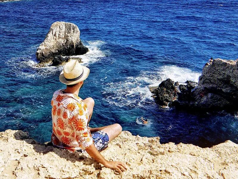 Auf unserer Studienreise nach Zypern belohnt uns die Felsenküste Zypern mit einem traumhaften Panorama.