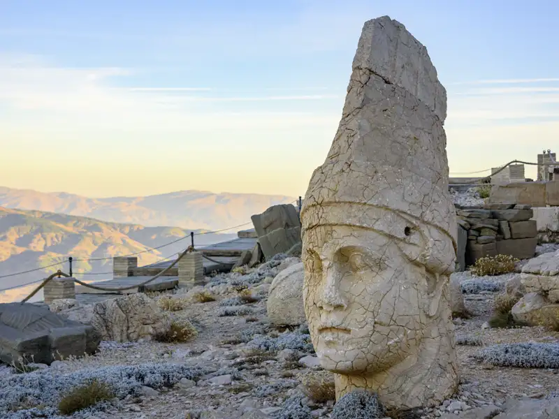 Ein Höhepunkt im doppelten Sinn auf unserer Türkei-Reise: der Besuch auf dem Berg Nemrut mit seinen monumentalen Statuen