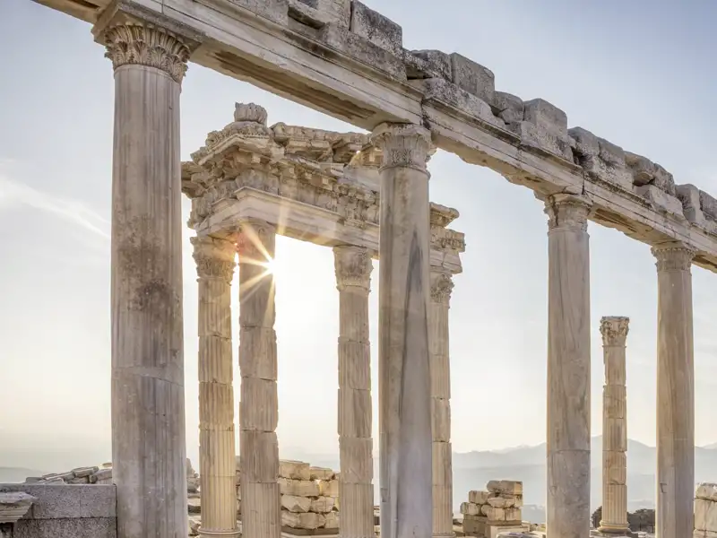 Der Besuch auf dem Burgberg von Pergamon gehört zu den Höhepunkten unserer Klassik-Studienreise durch die Westtürkei.