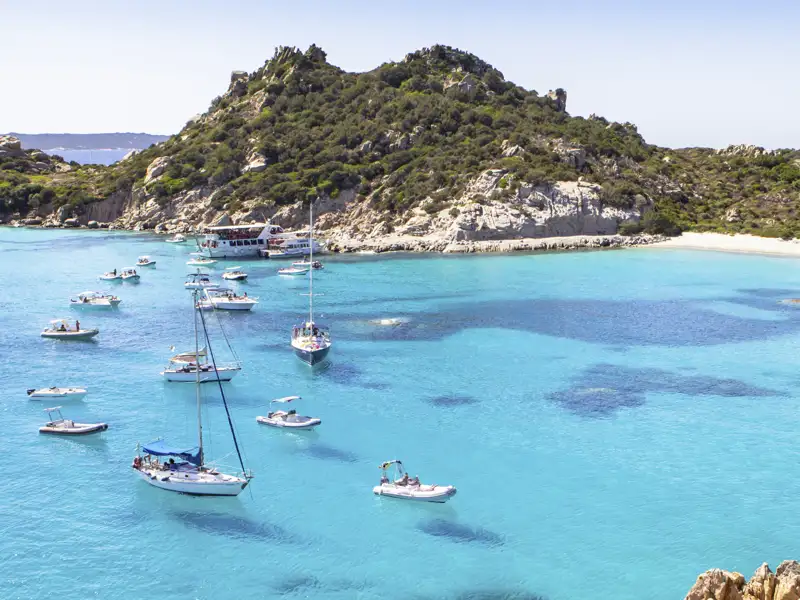 Auf unserer Studienreise nach Sardinien können Sie auch mal an einem der schönen Strände baden gehen oder relaxen.