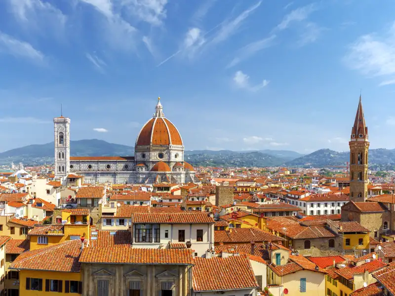 Seit 600 Jahren beherrscht Brunelleschis Domkuppel den Himmel von Florenz - dass der Dom auf dem Weg unserer klassischen Studienreise liegt, ist selbstverständlich.