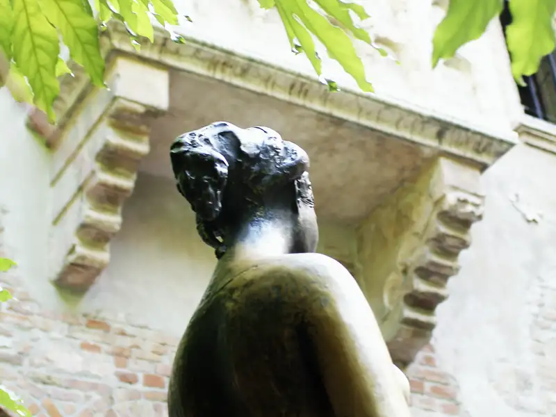 Verona ist auf ewig verbunden mit der dramatischen Liebesgeschichte von Romeo und Julia. Geschichte oder Wahrheit? Das erfahren wir auf unserer Studiosus-Reise direkt vor Ort.