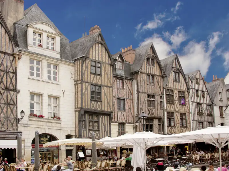 In Tours können Sie während unserer Studienreise in einem der Cafés im Schatten der historischen Fachwerkhäuser einen Café au Lait genießen.