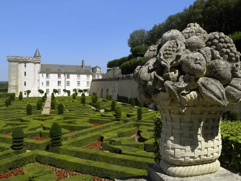 Ein geometrisches Kunstwerk sind die Gärten des Schlosses Villandry, das wir auf unserer Studienreise an die Loire besuchen.