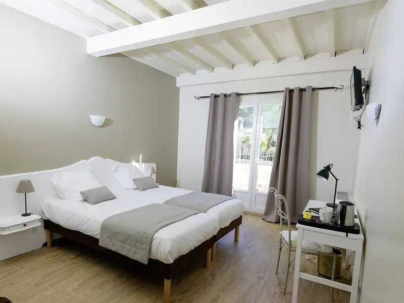 Das Hotel Belesso in Fontvielle bietet 38 unterschiedlich große Zimmer, die individuell im Stil der Provence gestaltet sind.